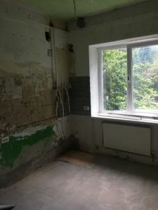 ubrat' betonnye pokrytiya